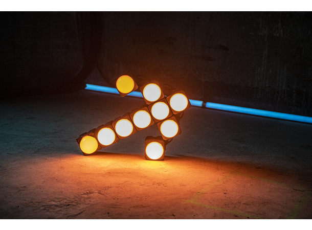 ASTERA PixelBrick 1x 15W RGB+ Amber+ Mint. CRMX