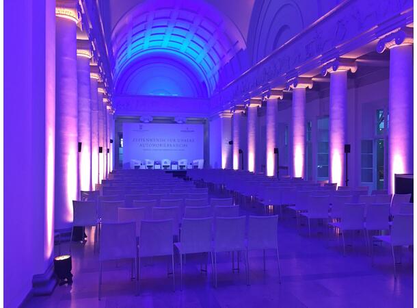 ASTERA AX10 Kit, 8 lamper i flght 8 x AX10 i flightcase med lading