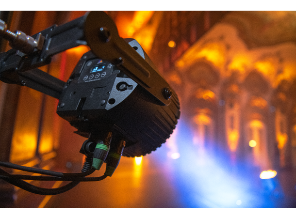 ASTERA AX9 Power Par, Titan LED engine 7 x 15W RGBWMA, App-kontroll