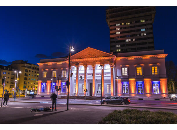 ASTERA AX5 TriplePAR, DEMO 3x 15W RGBAW Philips LEDs, app-kontroll