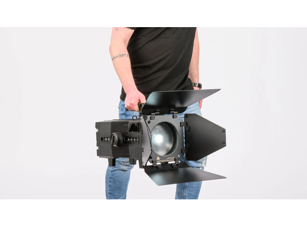 ASTERA AF250 Leo Fresnel 350W RGBMA LED, 15° – 60°, 2750 - 20000K