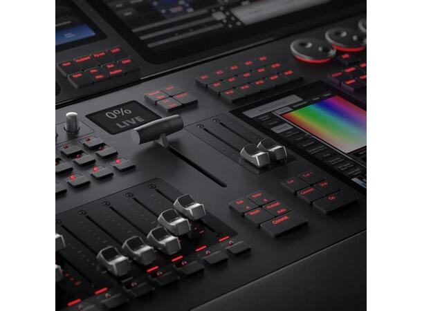 AVOLITES D9-330 Diamond 9 Console 32 Univers, 8 DMX, 30 motorfadere