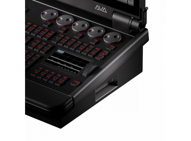 AVOLITES D7-215 Diamond 7 Console 32 Univers, 4 DMX, 15 motorfadere