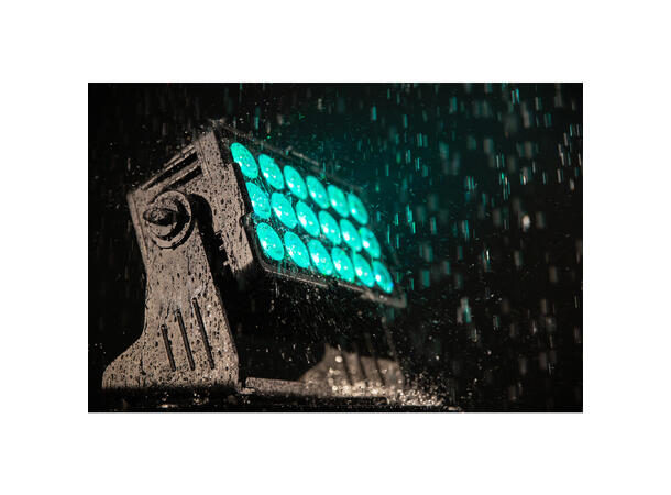 BRITEQ BTI-AKKUCHROMA LED Projector 18 x 10W RGBL LED, Batteridrift, IP65 