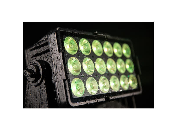 BRITEQ BTI-AKKUCHROMA LED Projector 18 x 10W RGBL LED, Batteridrift, IP65