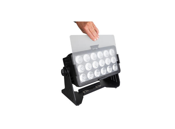 BRITEQ BTI-AKKUCHROMA LED Projector 18 x 10W RGBL LED, Batteridrift, IP65