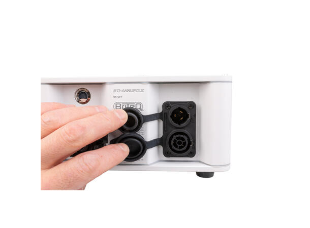 BRITEQ BTI-AKKUPOLE Utebelysning, IP64 4 x 5W WW LED, 3200K, Batteridrift, Hvit