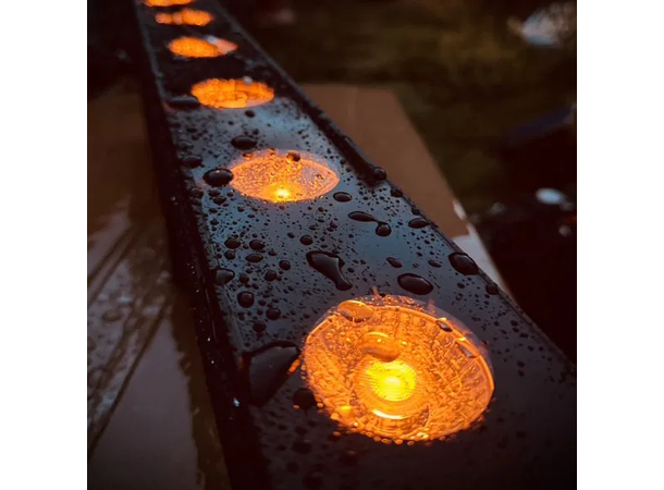 ELUMEN8 TourBatten IP LED bar 10 x 10W TW LED, 1600 - 2900K, 38°