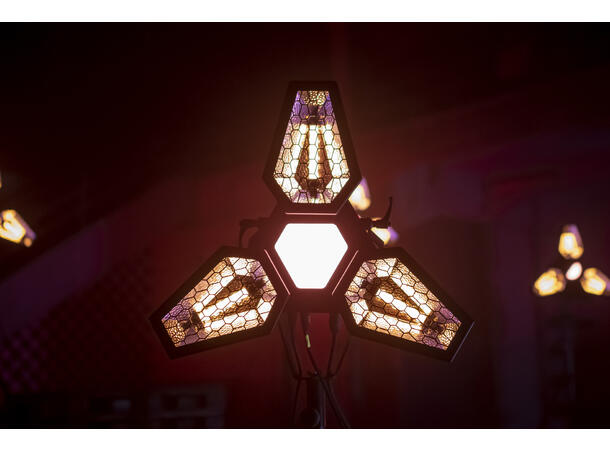 PORTMAN Mantis, NB! DEMOVARE! 3x 60W WW + 3x12W RGBW + 1x18W RGBW