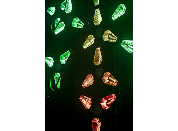 PORTMAN Mantis, NB! DEMOVARE! 3x 60W WW + 3x12W RGBW + 1x18W RGBW