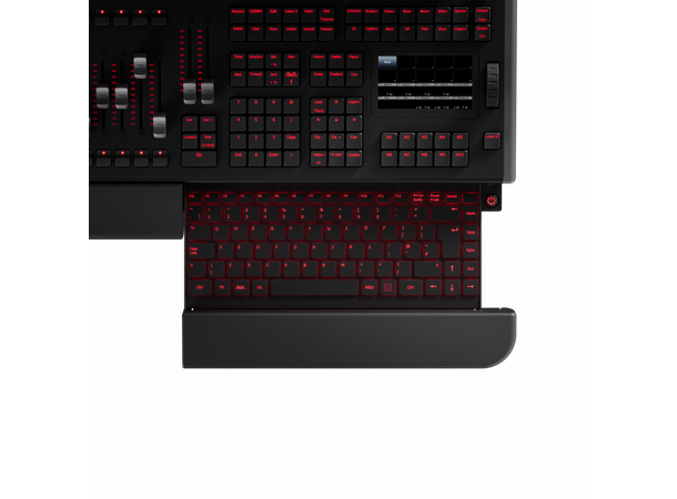 AVOLITES D7-330 Diamond 7 Console 32 x Univers, 8 DMX, Flightcase