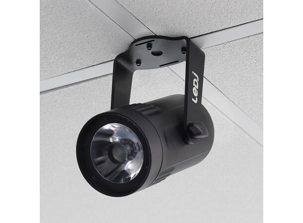 LEDJ 15W LED Eventspot Rapid RGBW, W-DMX Sort. Batteri eller nettdrift.