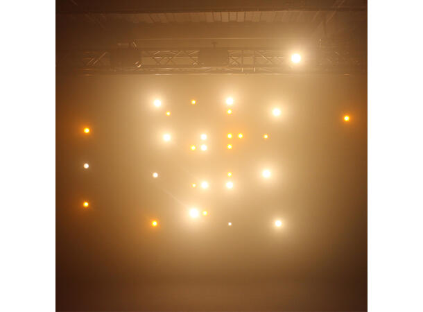 ELUMEN8 Fury 400 DTW 4 blender IP 65. Dim to warm+farge