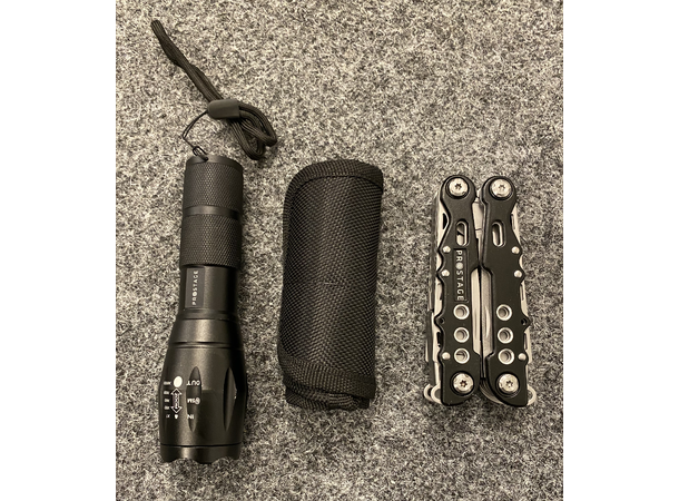KGT "Roadie Pack" med kniv og lykt Prostage logo
