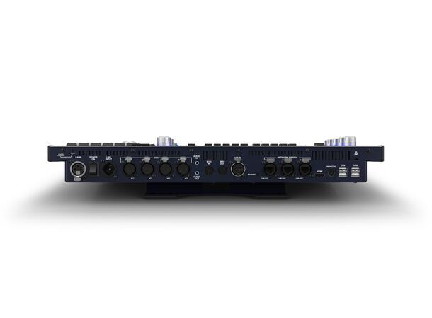 CHAMSYS MagicQ MQ70 Compact Console 24 univers. 10,1" skjerm Cover/lampe ink