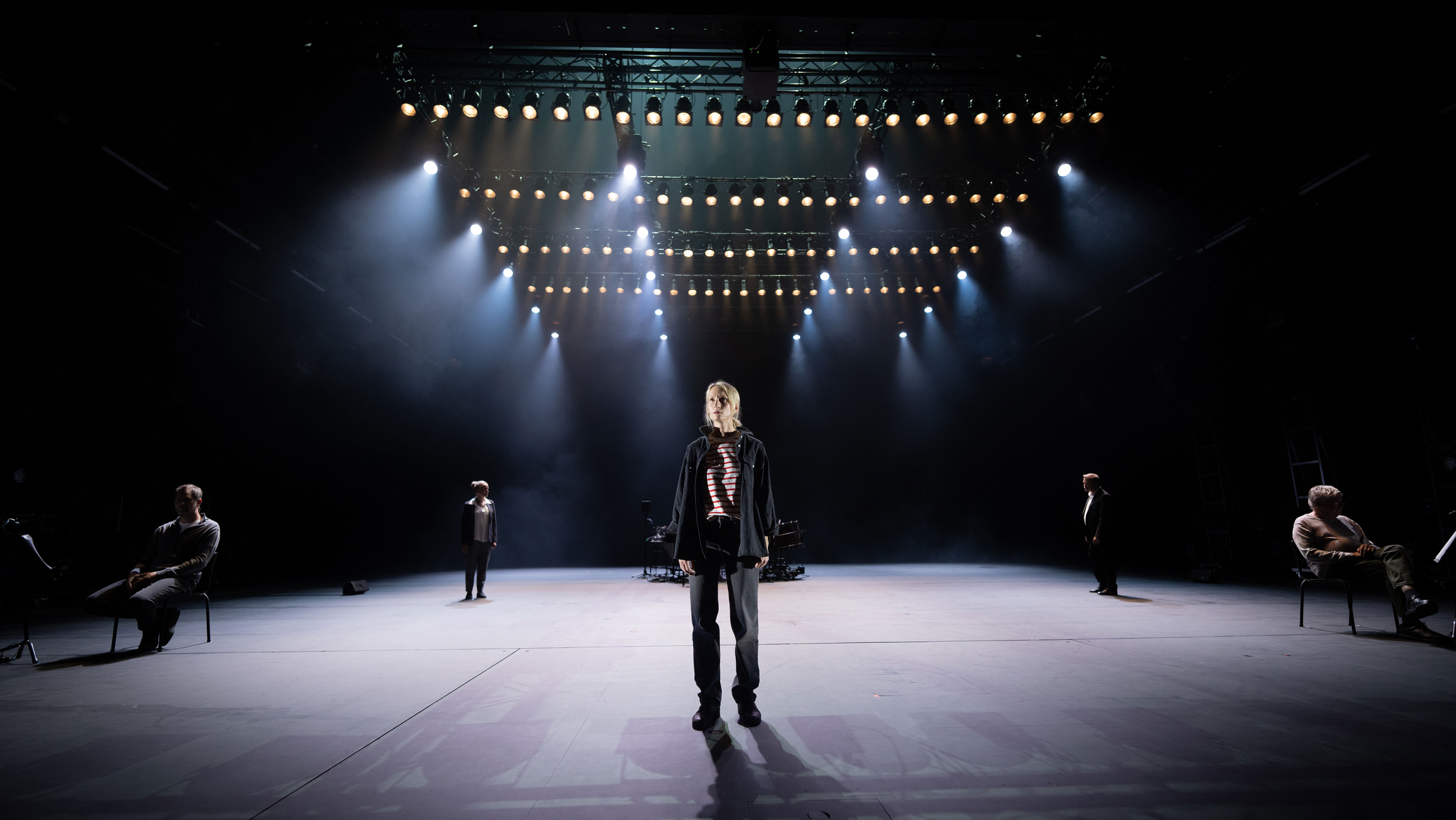 Scene fra OIDIPUS/ANTIGONE på Kilden